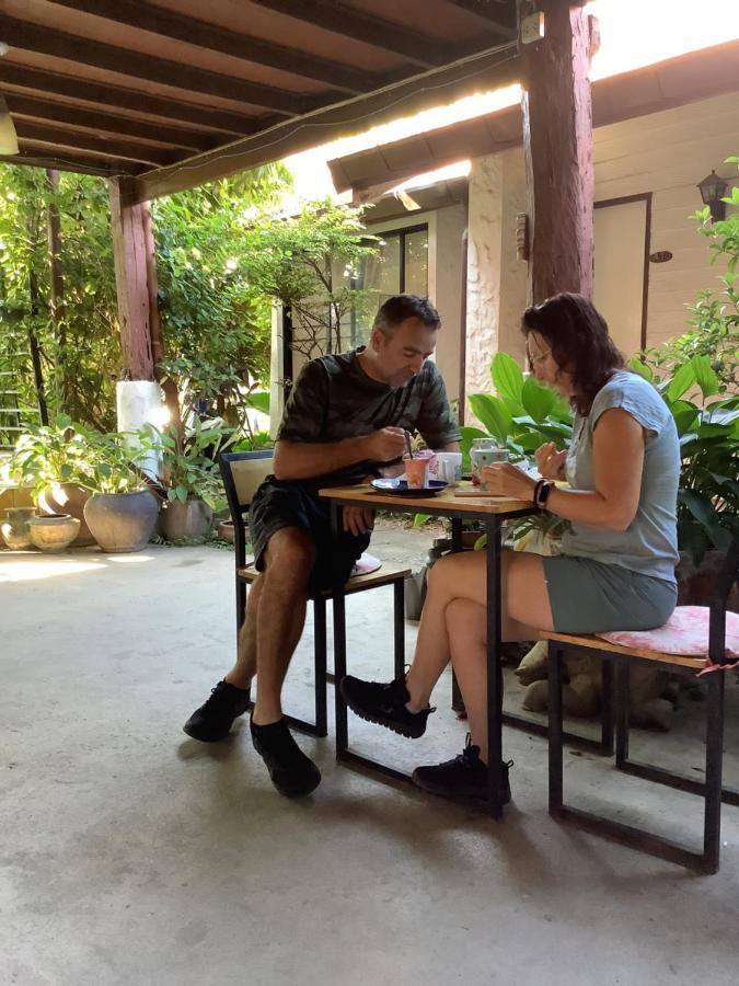 Baan Songjum Hotel Chiang Mai Bagian luar foto